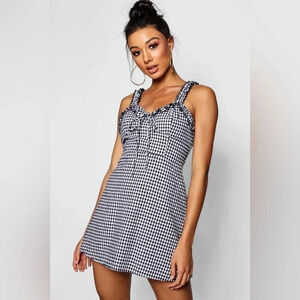 NWT Boohoo Ruffle Shoulder Gingham Mini Dress  10